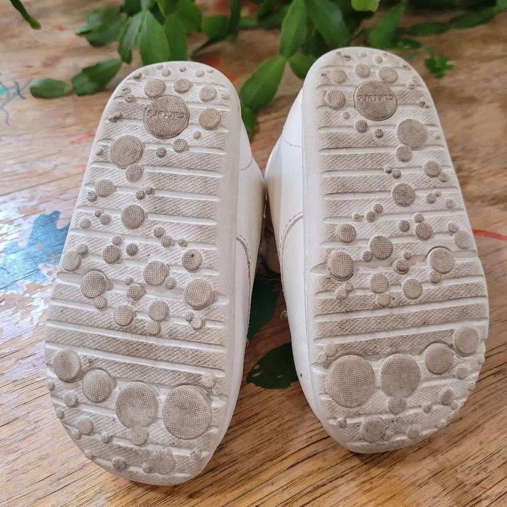 Carters Size 6 Months Classic White Kids Shoes